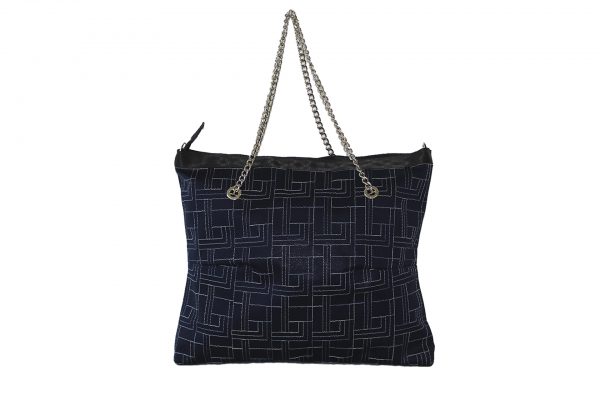 Borsa shopper in tessuto blu ricamato con manici in catena